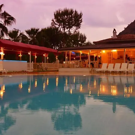 Hotel White 3*