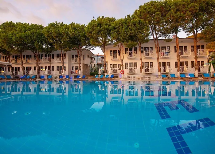 Hotel White