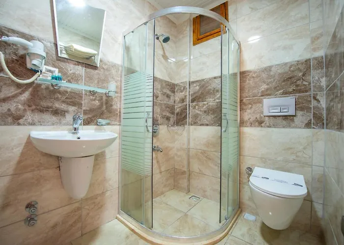Hotel White 3*