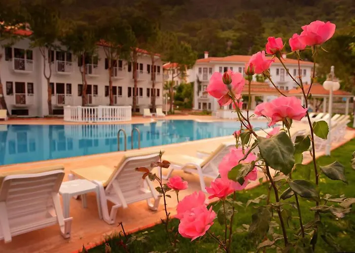 Hotel White