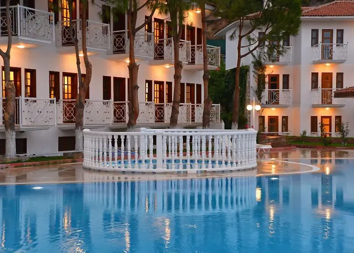 Hotel White