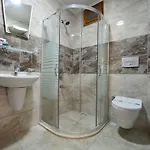 Hotel White