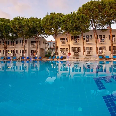 Hotel White
