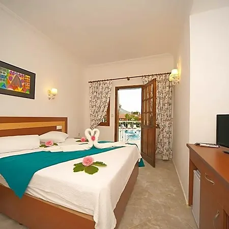 Hotel White