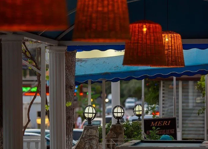 White 酒店 厄吕代尼兹